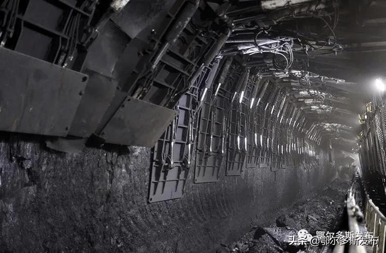 内蒙古:为大半个中国"雪中送炭"_煤炭集团_生产_采煤